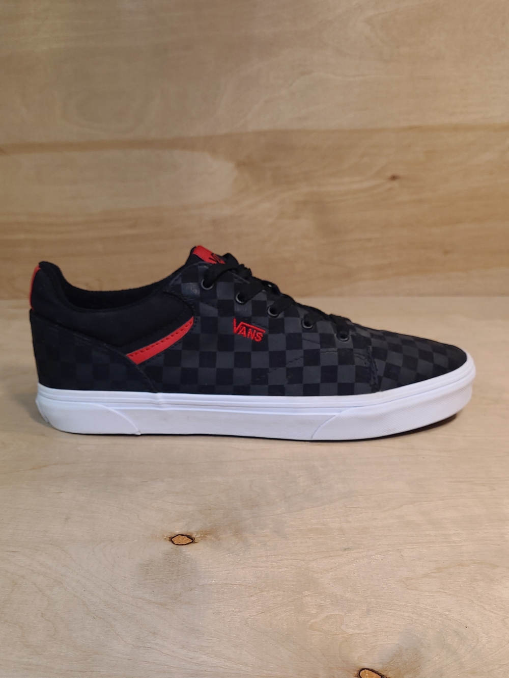 Vans Seldan Checkerboard Skate Shoes Black Red Size 7Y/8.5 Womens